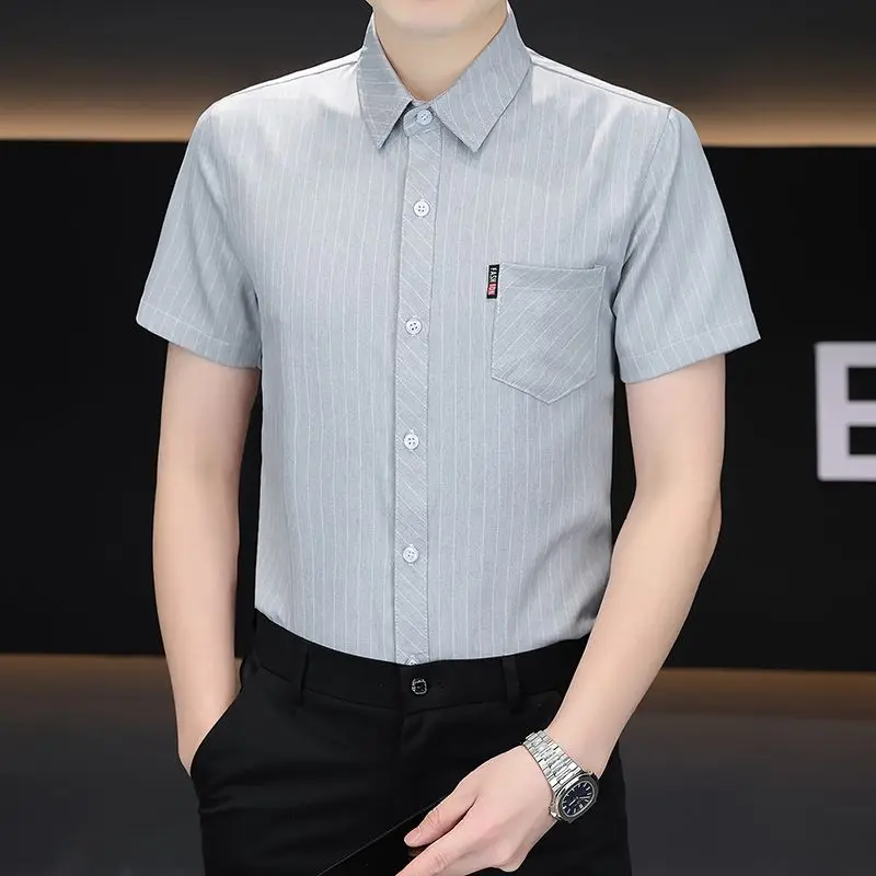 Mens Lapel Vertical Stripe Chest Label Decor Slim Fit Short Sleeve Shirt