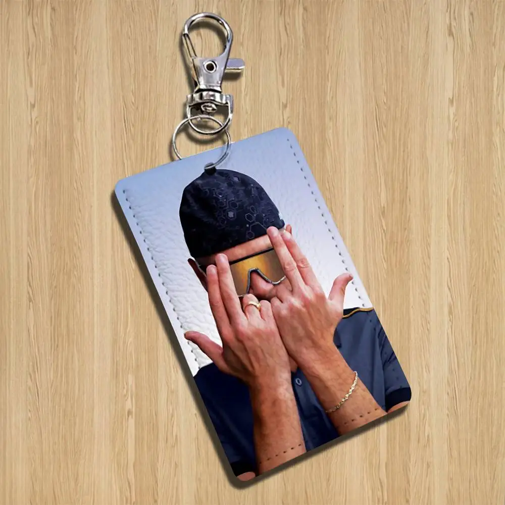 Llavero con diseño de álbum de música cool, cantante de dibujos animados, anime, colgante de moda para bolso, tarjeta de identificación, tarjeta de autobús, bonito para adultos