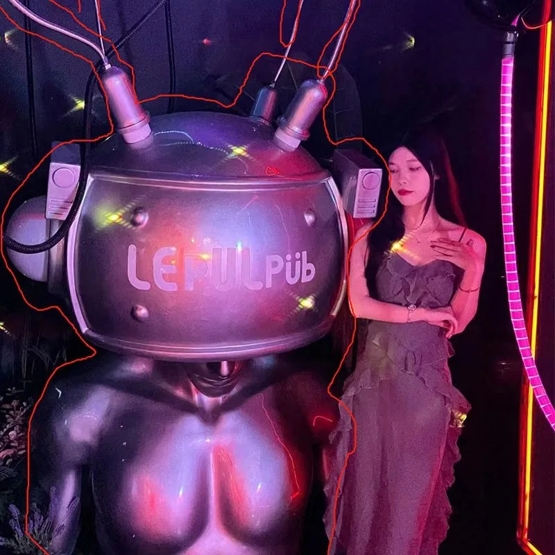 Cyberpunk luminous art bust fiberglass sculpture model, store bar decoration floor-to-ceiling ornament