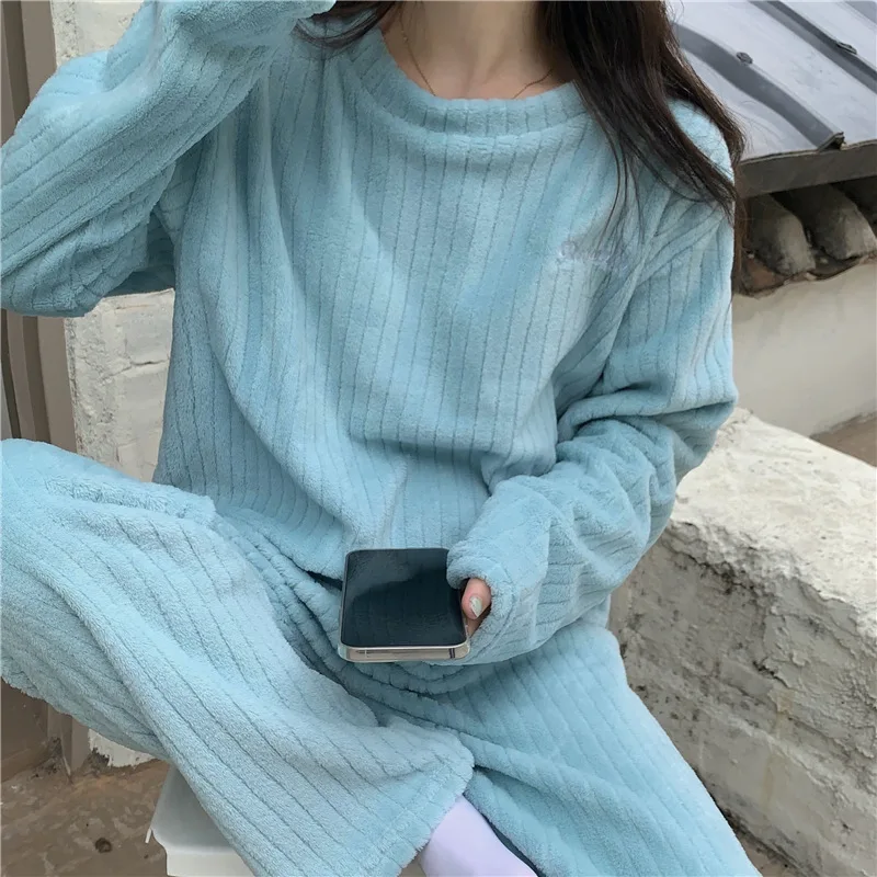 طقم بيجامات شتوية دافئة من المخمل المرجاني للنساء ملابس نوم سميكة منفوشة بدلة صالة ملابس منزلية مريحة وناعمة ملابس خارجية للطقس البارد #1