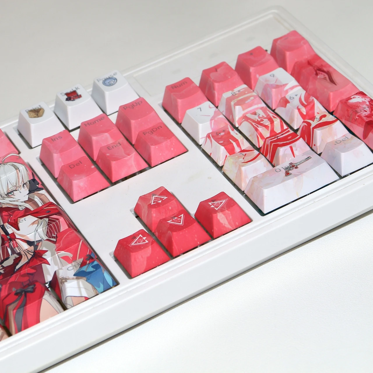 Klawisze PBT Wuthering Waves Carlotta Pink 120 Klawiszy Rekwizyty Cosplay Oś Boczna Grawerowana Mechaniczna Nakładka na Klawisze Akcesoria do Gier Tabletop