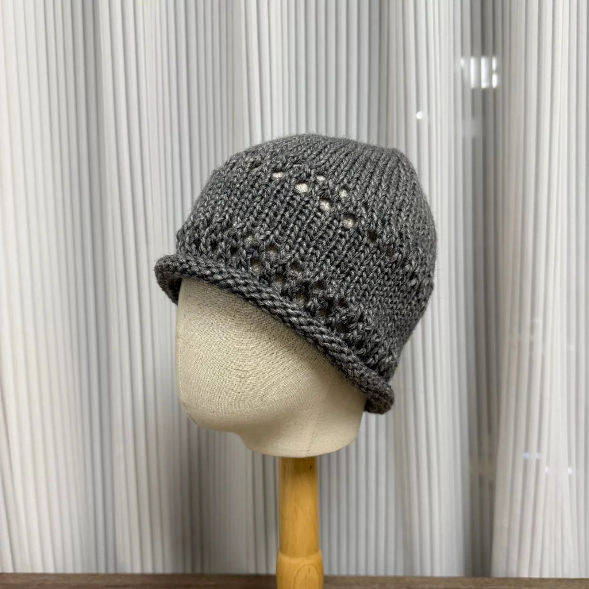 Men's and Women's Warm Casual Openwork Knit Beanie: Niche, Retro, Artistic, and Versatile Wool Beanie
