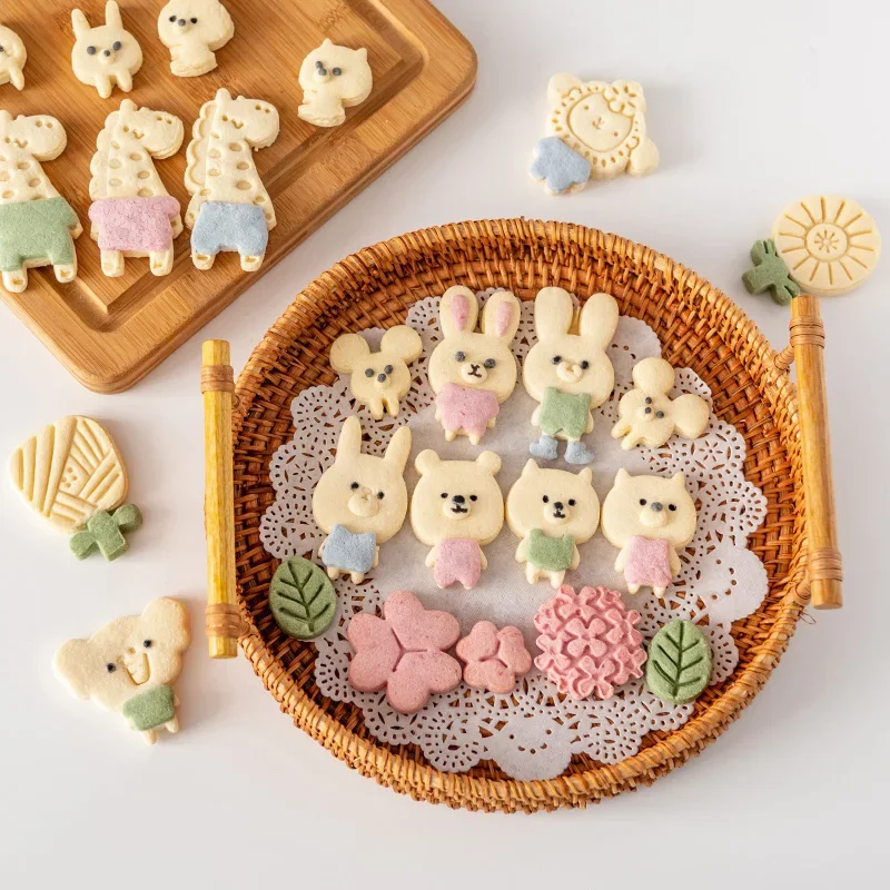 Cartoon Animals Fruits Flowers Love Shaped Cookies Cutter 3D Pressing Cookie Embosser Baking Tools Fondant Icing Biscuit Moulds