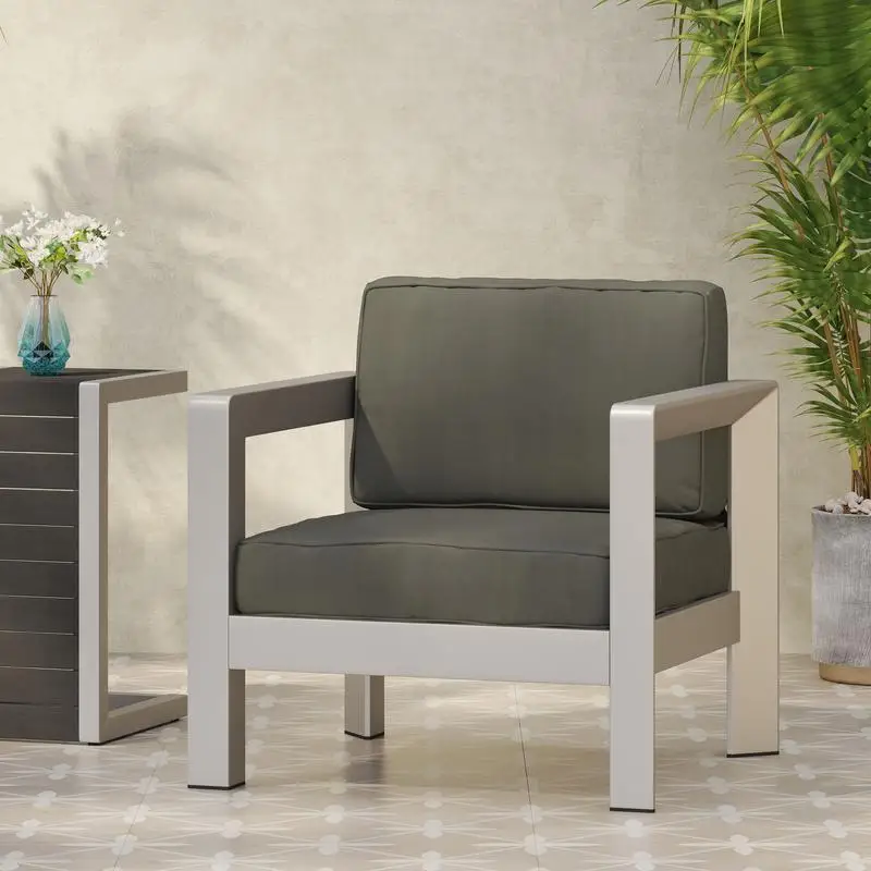 Comfortable Modern Club Chair - Stylish Seating for Living Room or Office, Versatile Design for Any Space