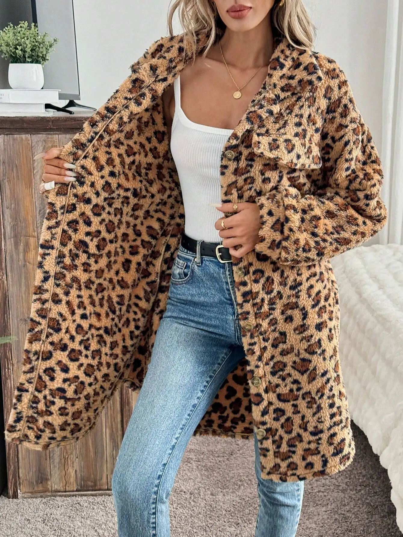 Leopard Print Plush Coat Ladies Shirt Collar Button Up Long Sleeve Soft Pocket Mid Length Loose Warm Casual Outerwear Trendy New