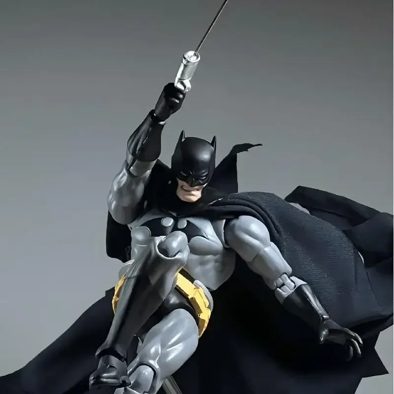2026 ألعاب Ct الجديدة المخصصة DC Batman Hush Mafex 126 الإصدار الأسود نموذج شخصية/تمثال متوفر في المخزون، هدية مثالية للأطفال