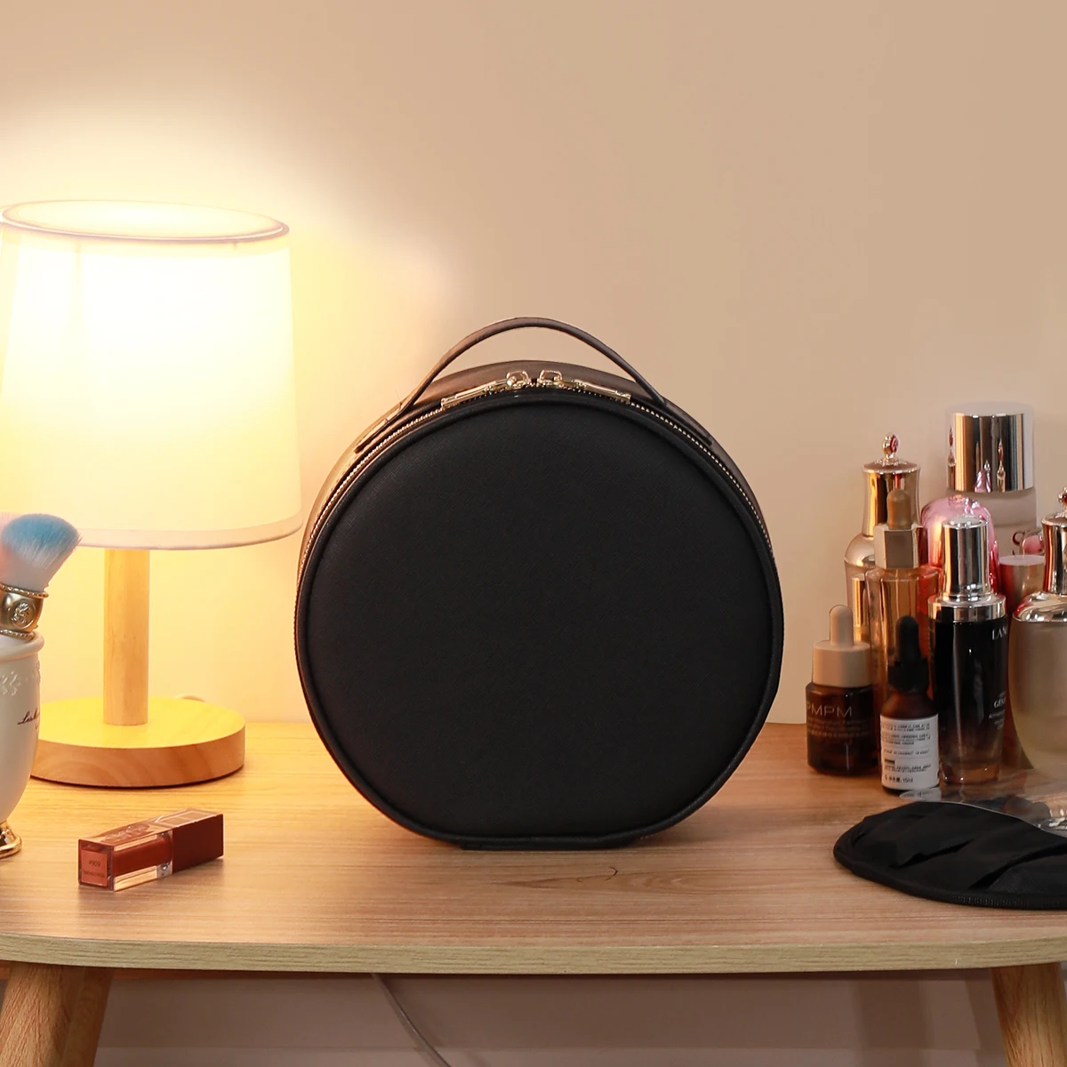 LED Illuminated Travel Makeup bag, USB Powered, Foldable Countertop Cosmetic Cases, PU Leather, with 3 Color Lighting Modes