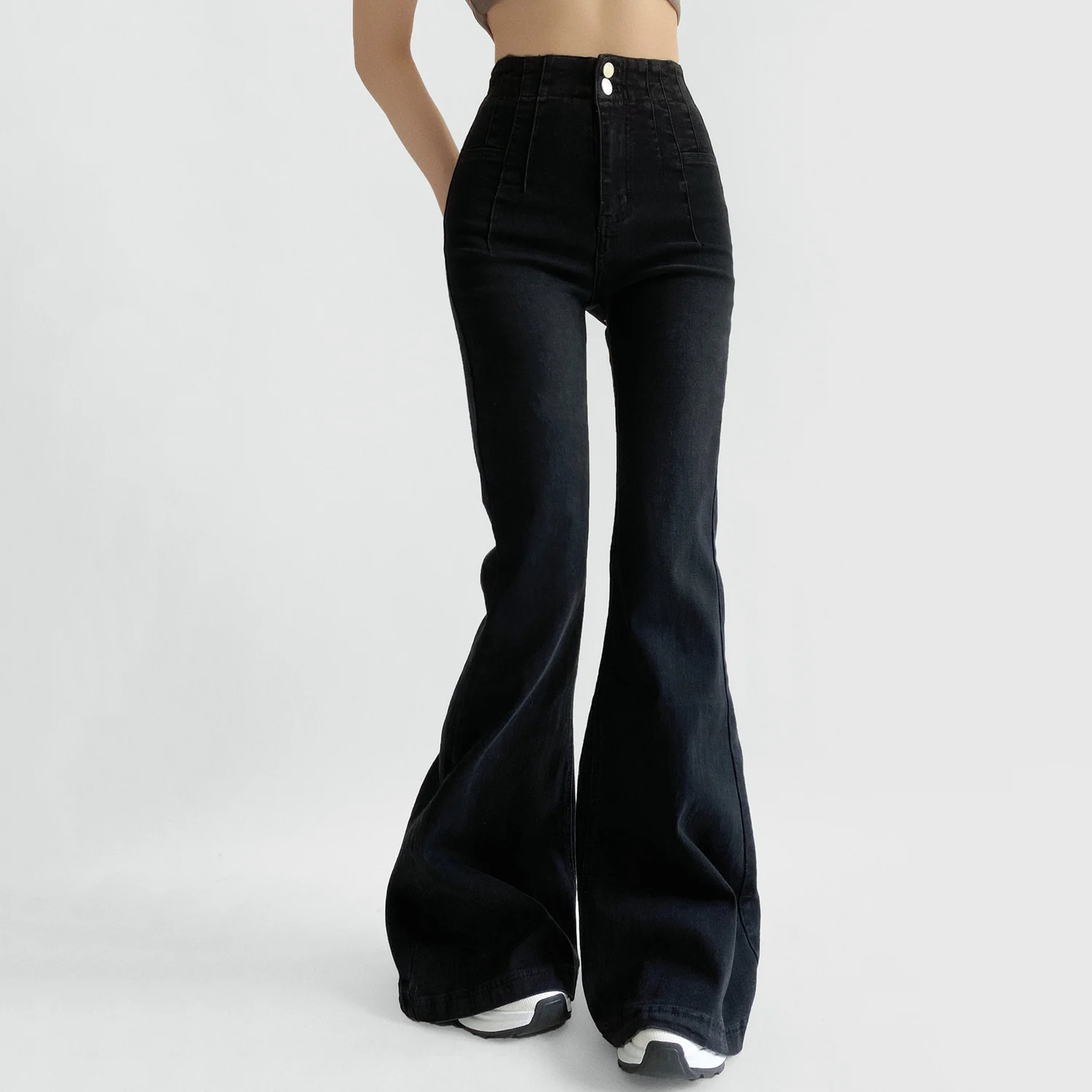 กางเกงยีนส์ทรงขาบานเอวสูง — ทรงเข้ารูปสไตล์วินเทจ ขาบานโดดเด่น (หลายสี)