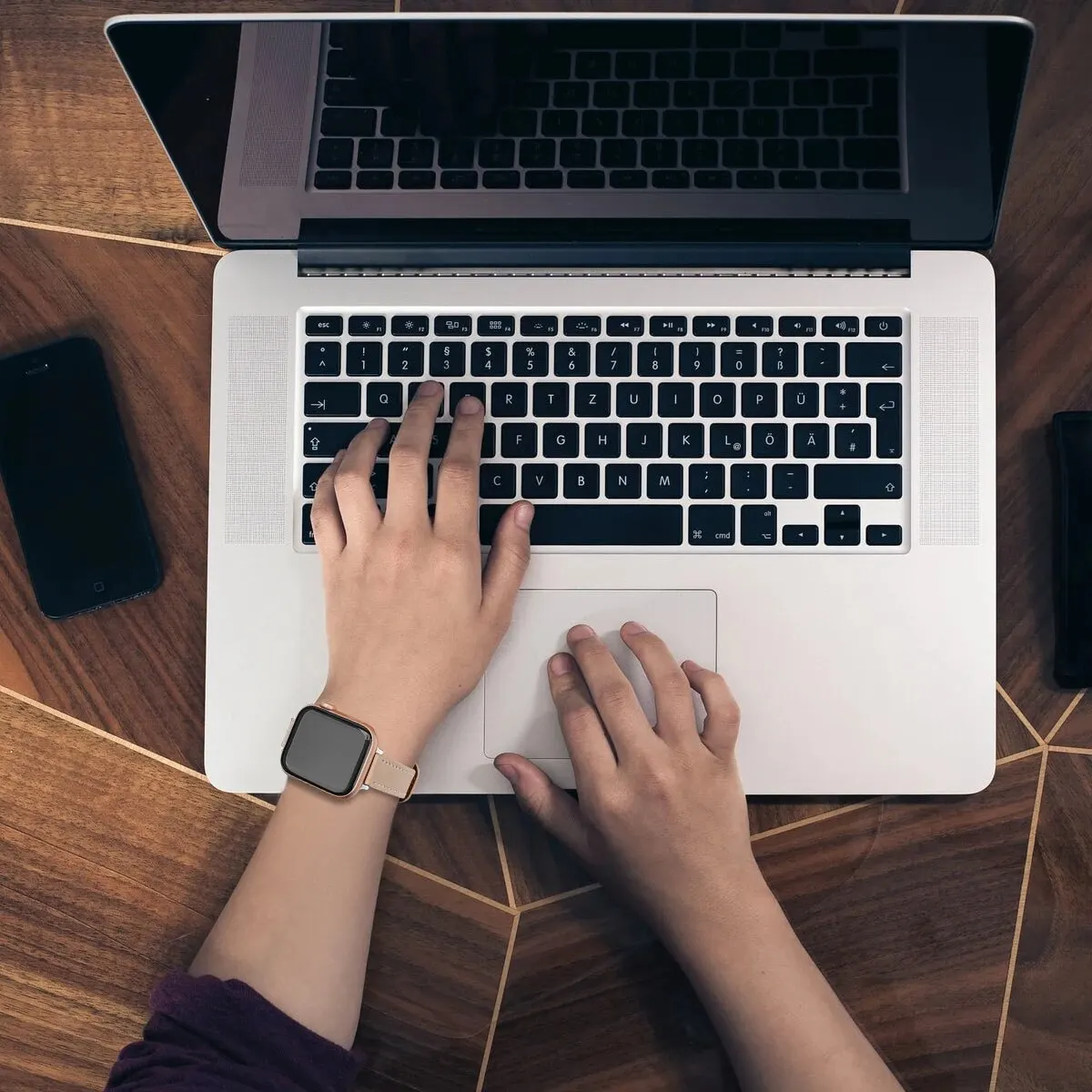 سوار من الجلد لساعة أبل ، سوار لسلسلة iWatch 9 ، SE ، Ultra 8 ، 7 ، 6 ، 5 ، 4 ، 3 ، 44 ، 45 ، 41 ، 40 49 ، 42 ، 38 ، جديد ،