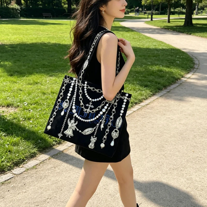 Gotische Schultertasche aus Segeltuch mit Schlossverschluss und Kettenmuster, Damen-Handtasche mit künstlerischem Design, trendige, leichte Einkaufstasche – Detail 9