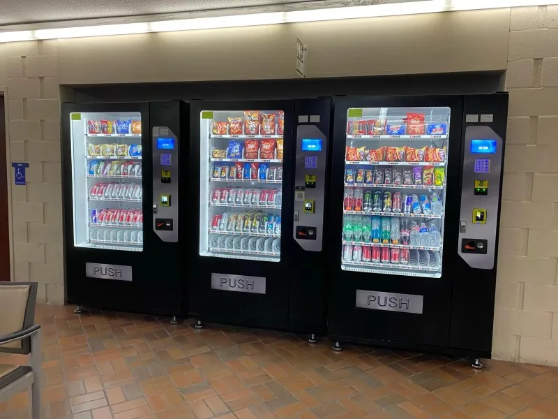 High Quality Multi Selection Food Beverage Vending Machine with Spiral Trays and Product Detection and Customized Design