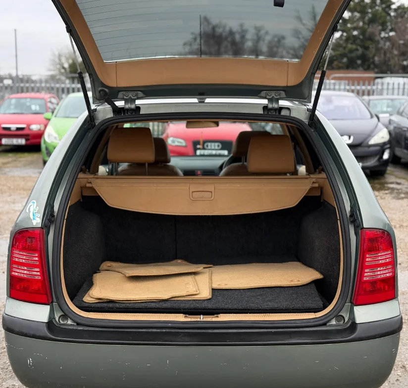 

Автоматические стойки задней двери с пружиной для Skoda Octavia Mk1 1U хэтчбек 1996-2010, подъемник багажника, поддержка амортизатора, демпфер