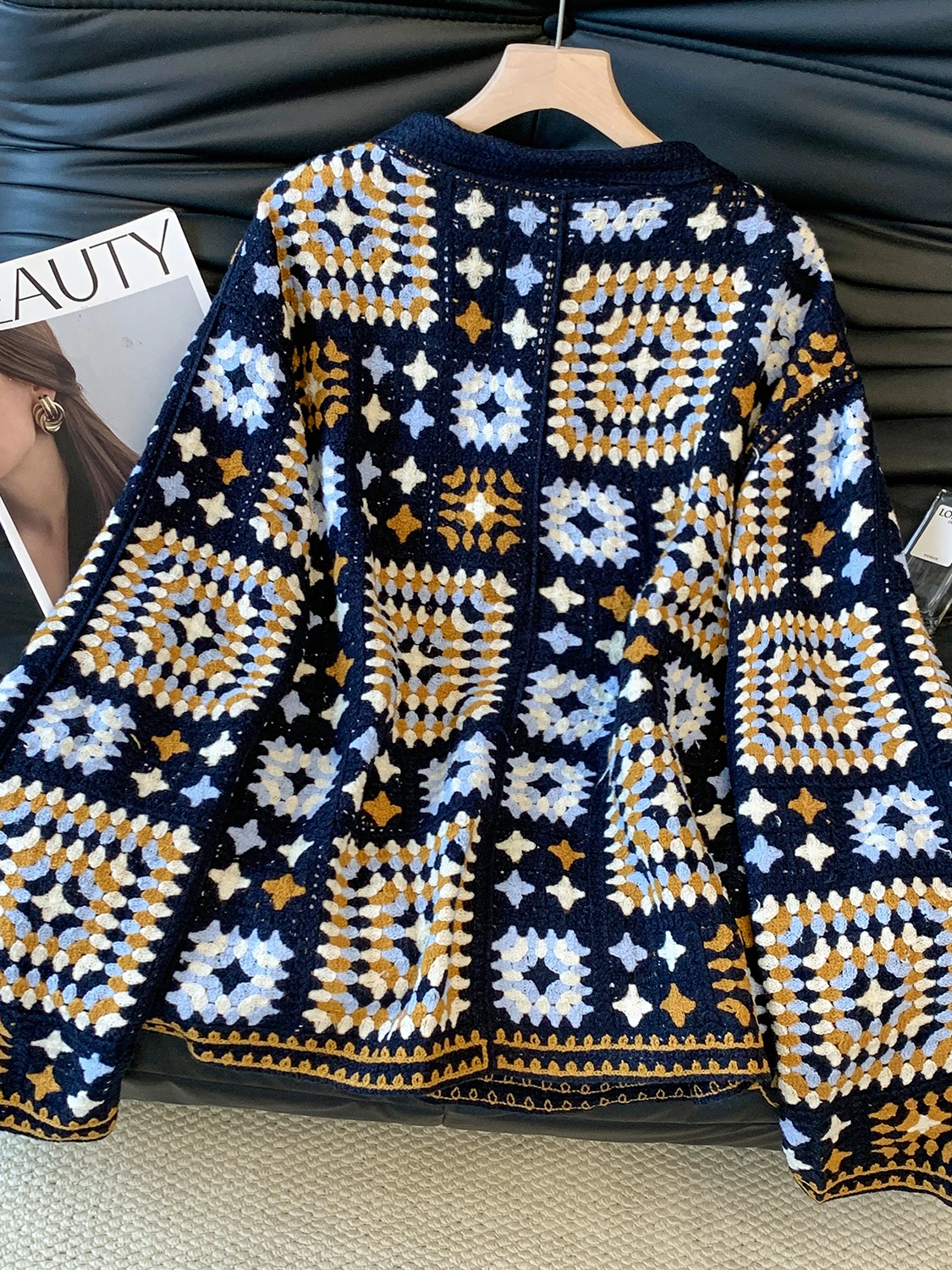 เสื้อคาร์ดิแกนไหมพรมถักลายดอกไม้แบบหลวม สไตล์ลำลองสำหรับผู้หญิง แขนยาวปานกลาง