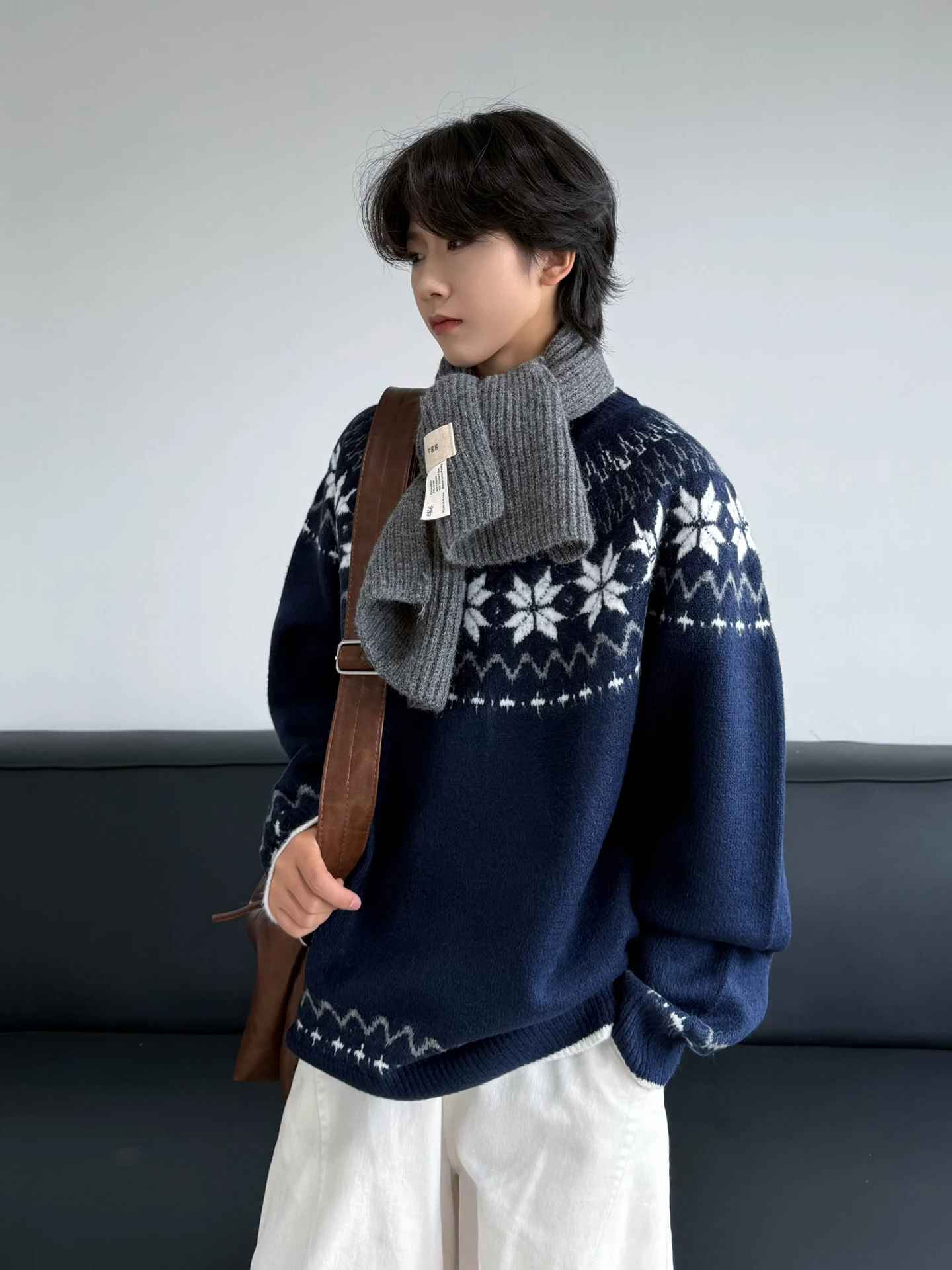 

Осенне-зимний нейтральный вязаный свитер с длинными рукавами и круглым вырезом, узором Fair Isle в стиле Old Money, очень удобный, комфортного кроя.