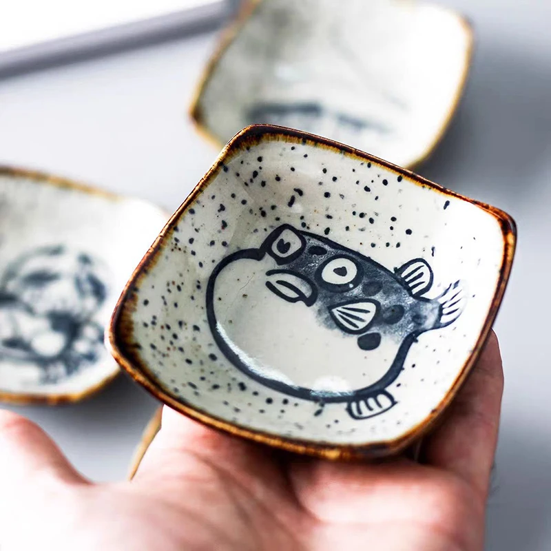 Plato pequeño de cerámica Vintage, plato de salsa de mariscos de dibujos animados creativos japoneses, plato de condimentos, vajilla de cocina para el hogar, triangulación de envíos