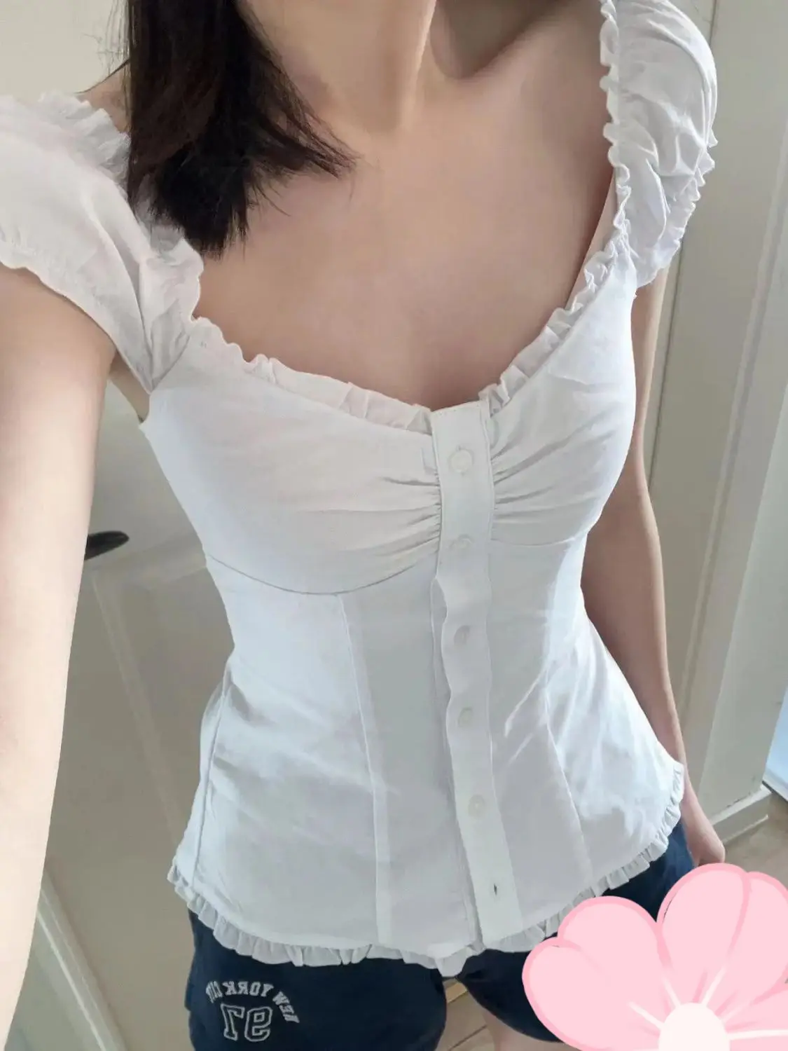 Sweet Lace Bubble ort Sve V-Ne irt Women's Summer Slimming Design Korean Sle Cotton Top ort Length Button Detail