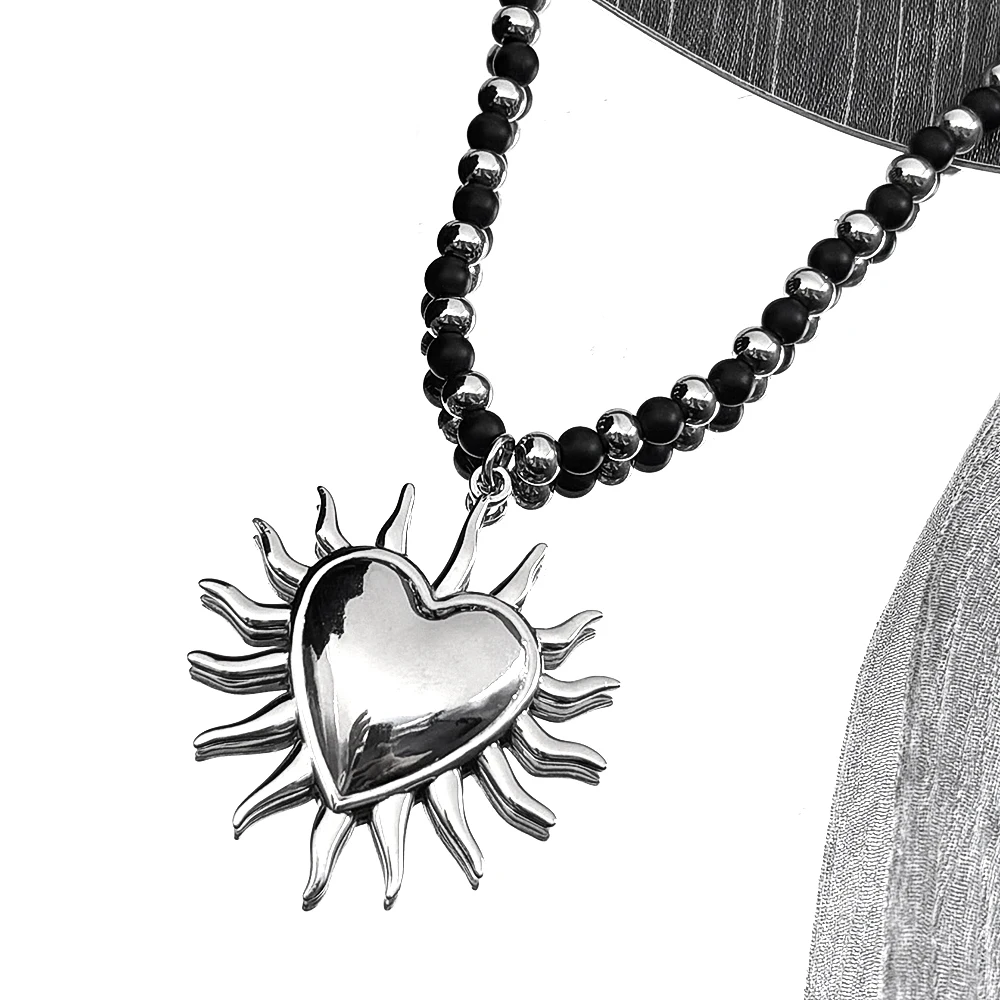 

Retro Christian Sacred Heart of Jesus Pendant Necklace for Women Men Stainless Steel Silver Color Hematite Beaded Chain Jewelry