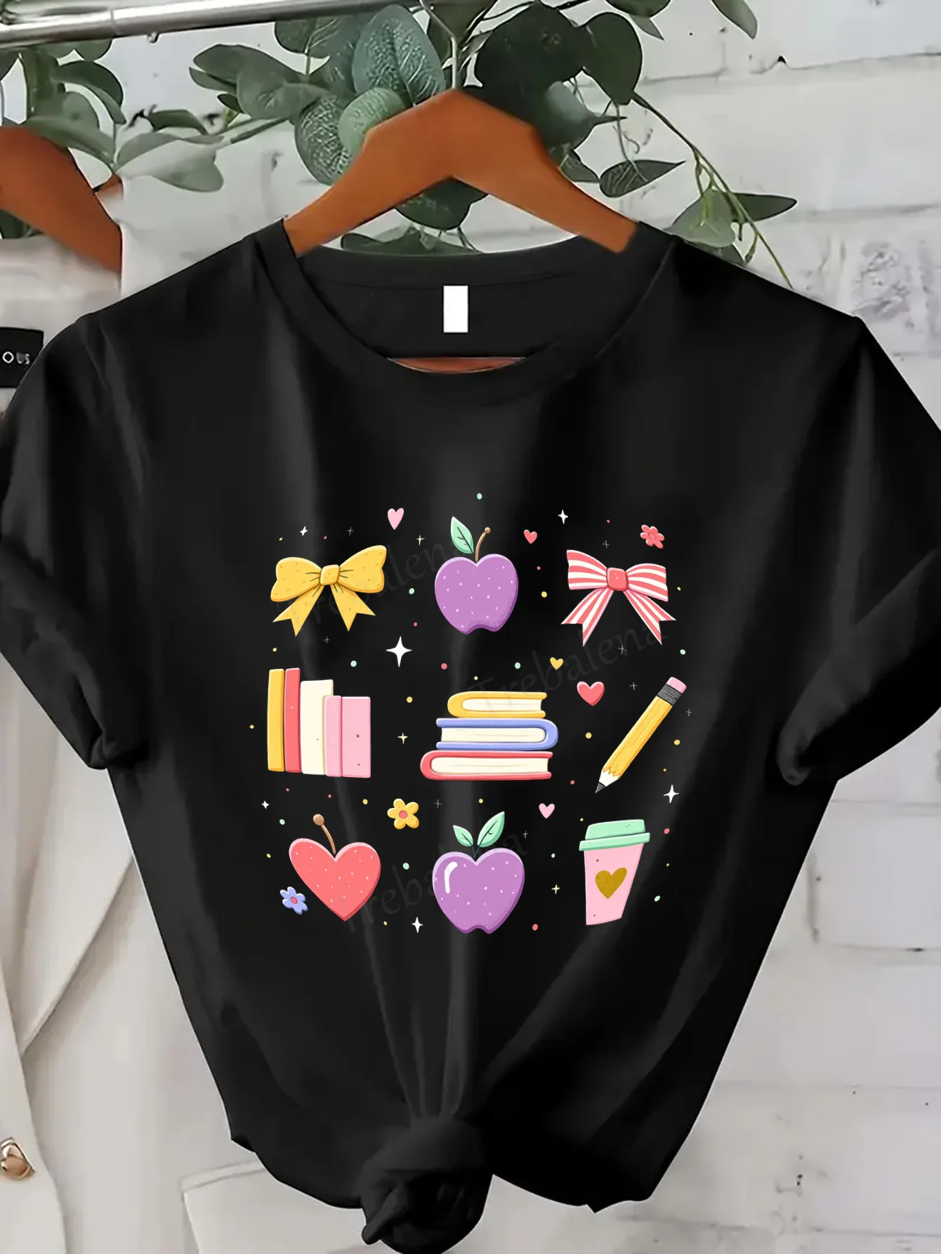 T-shirt femme T-shirt graphique mignon sur le thème de l'école pour femme, design noir et coloré