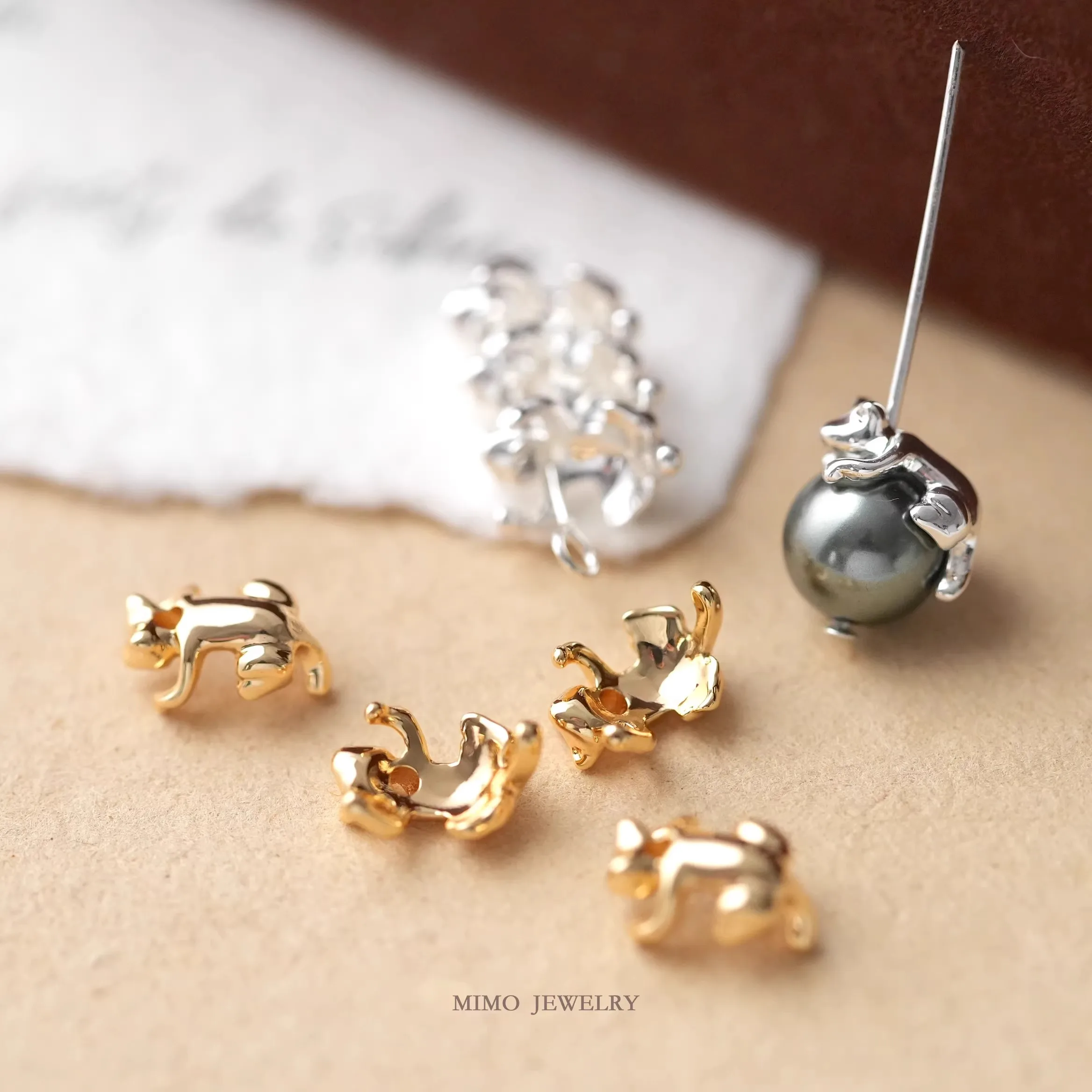

1PCS 5.6x10.5mm Copper-plated Real Gold Small Fox Bead Tray, Bead Cap Pendant, Animal DIY Handmade Accessory
