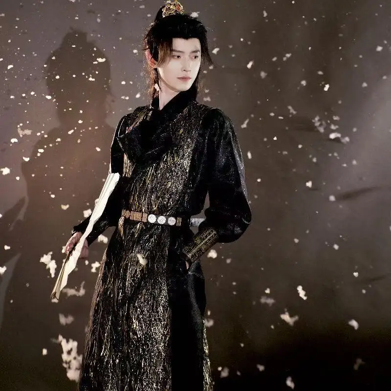 

Heavy Industry Black Gold Woven Hanfu Mens Traditional Tang Dynasty Jacquard Long Robe Halloween Wedding Martial Cosplay Costume