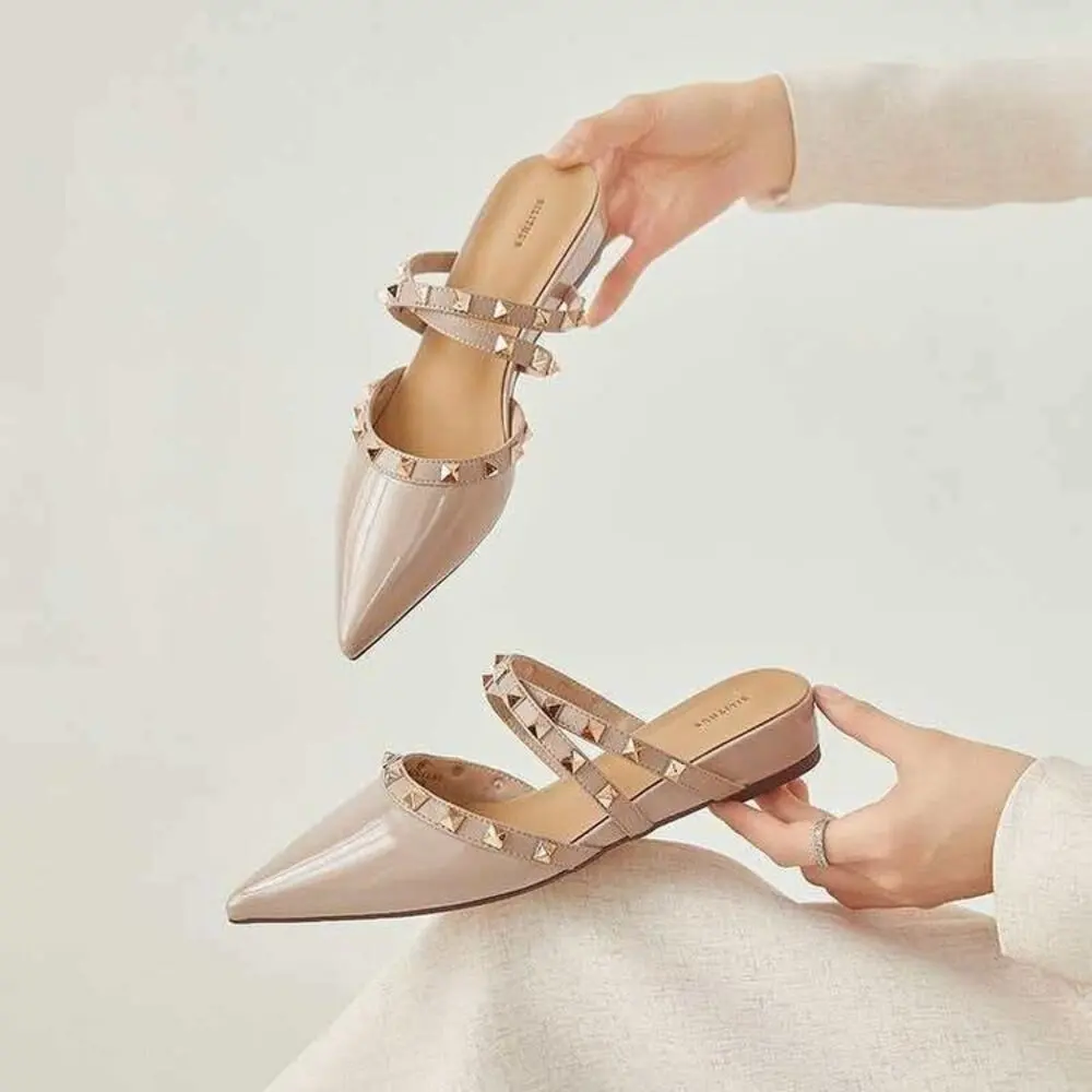 nouvelles-mules-d'ete-pour-femme-a-bout-pointu-a-porter-a-l'exterieur-avec-empeigne-enveloppante-decollete-peu-profond-rivets-ajoures-et-talon-carre-confortables-et-elegantes