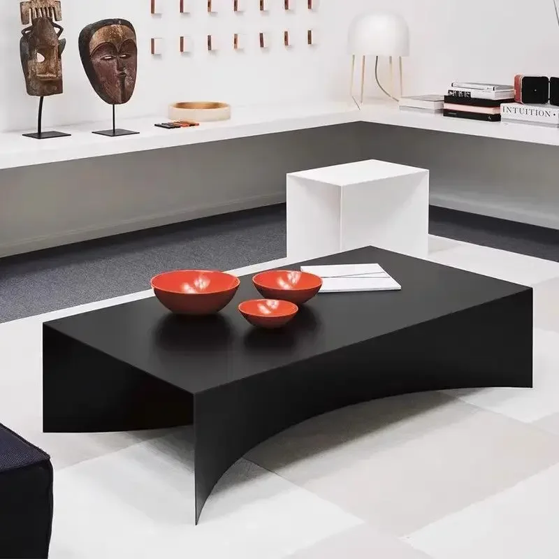 طاولة قهوة إيطالية بسيطة بتصميم مستطيل أسود، مجموعة أريكة غرفة المعيشة، شقة إبداعية بسيطة الحجم