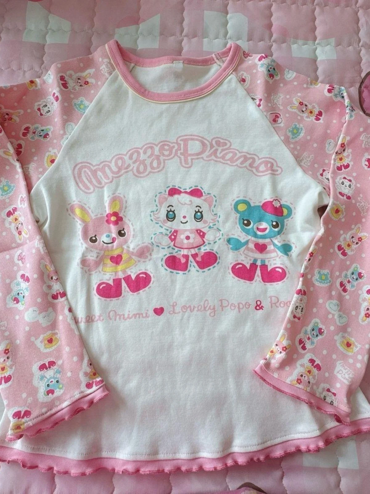 

Милый топ с мультяшным принтом, удлиненный рукав, дизайн с вырезом на плече, облегающий крой, для девочек на раннюю осень