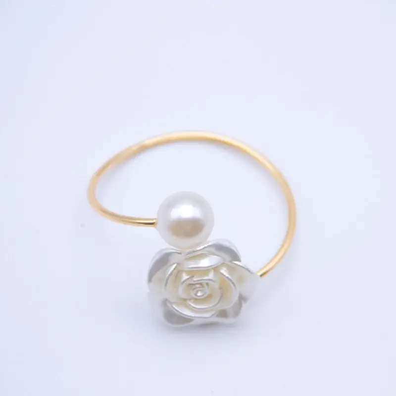 Valentine's Day Wedding Napkin Ring Rose Flower Round Pearl Decor Elegant Table Ornament for Dinner Party Home Use