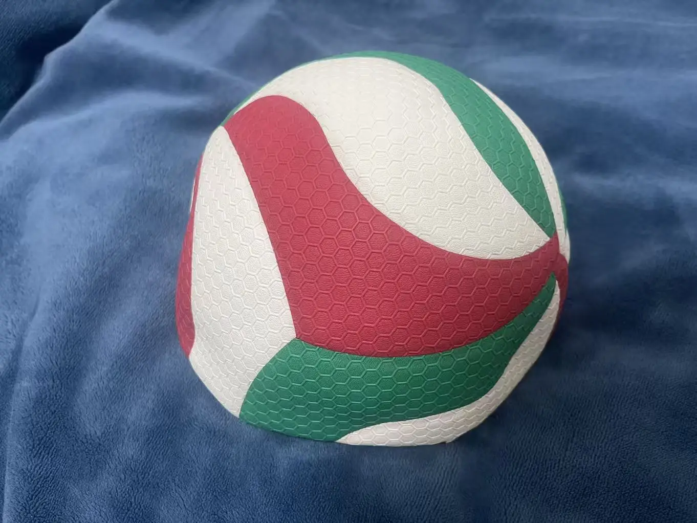 Thumbnail 2 - #31 Volleyballs Comparison Guide