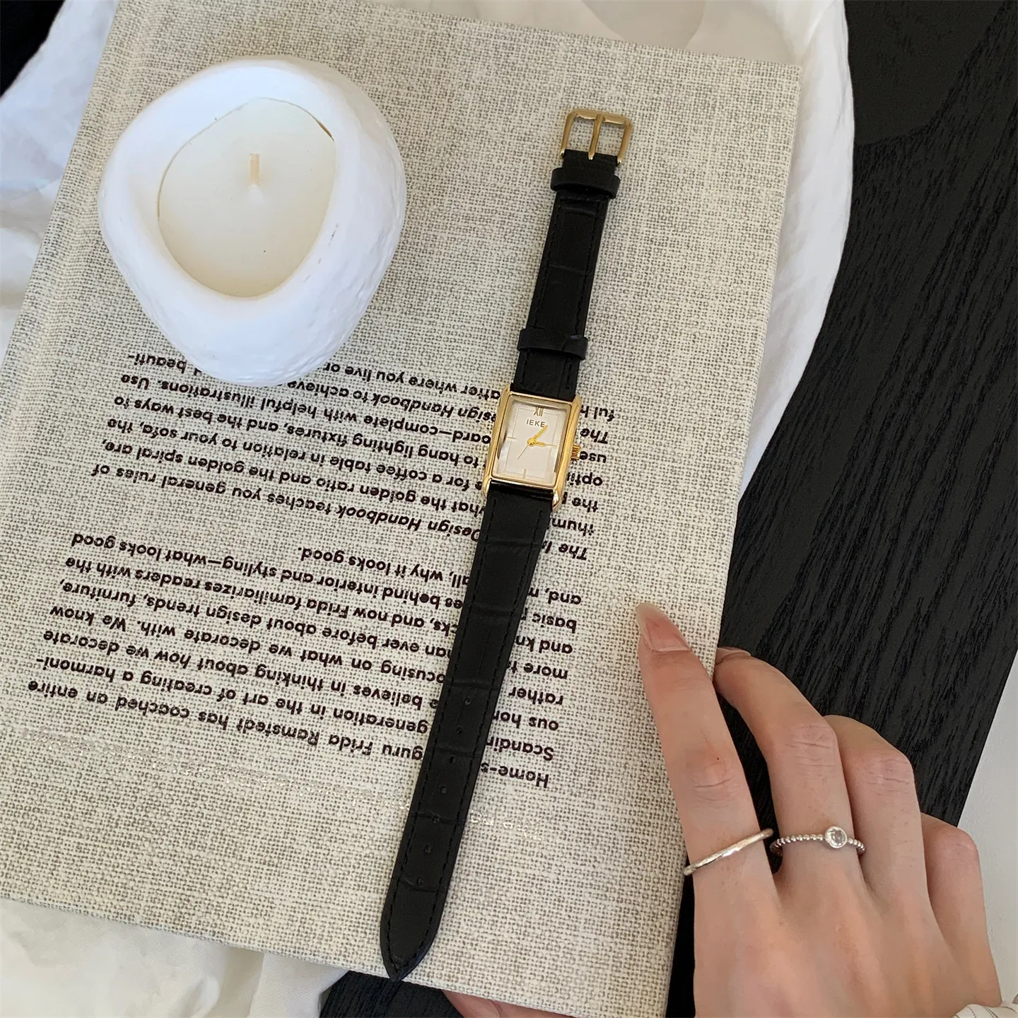 2026 Casual Simple Personalized Design Watch Women's Literary Temperament College Style Quartz Watch Birthday Gift