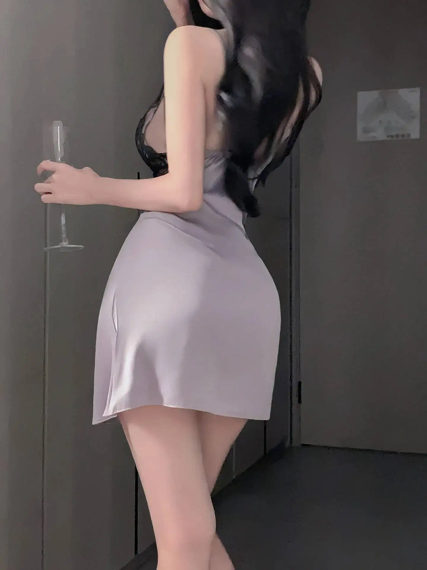 Sexy puro desejo estilo verão fino gelo seda camisola com almofadas no peito tentação cinta profundo decote em v renda cetim camisola 3zn