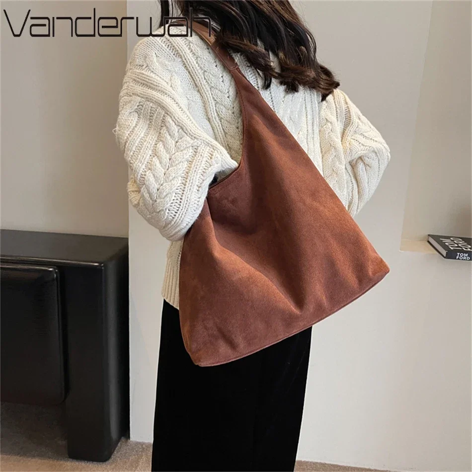 Fashion New Flipped Base Leather Shoulder Bag for Women Winter Fashion Female Simple Hobo Bag Underarm Handbags and Purses