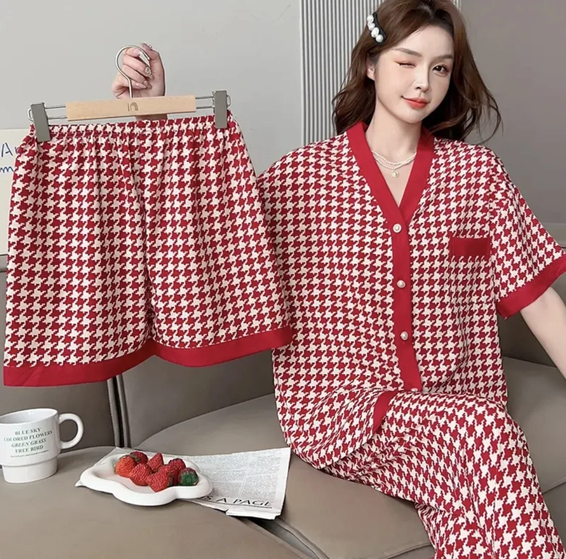 Sweet pajamas women's short sleeve three piece set is popular, sweet and loose in summer