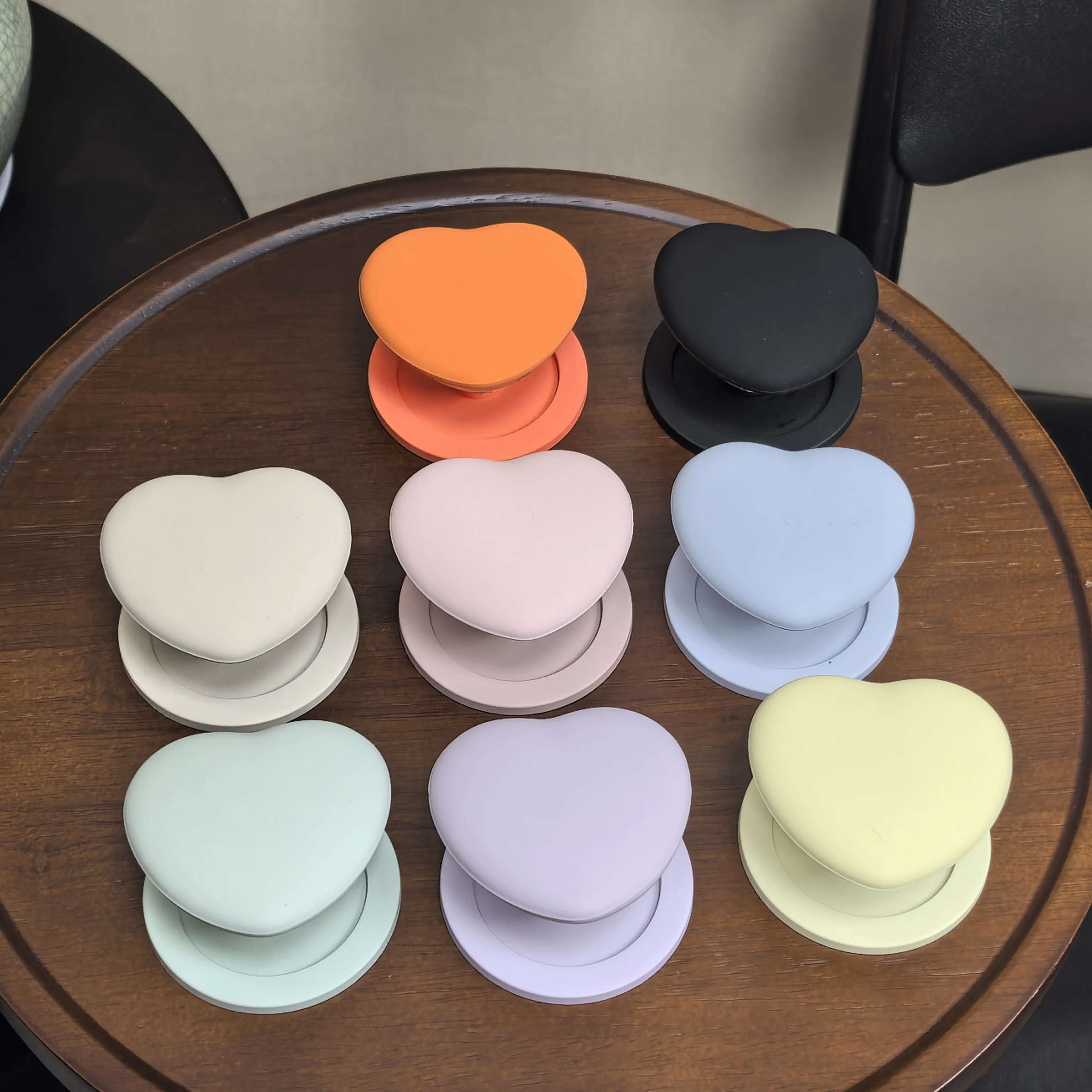 

Cute 3D Love Heart Silicone Magnetic Holder Phone Grip Tok Stand Bracket Support For iPhone 17 For Magsafe Accessories Girl Gift