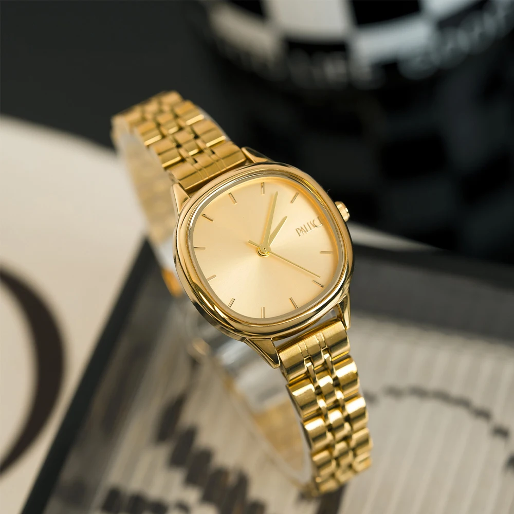 ساعة يد نسائية أنيقة جديدة فاخرة وبسيطة باللون الذهبي والفضي بمينا مربع صغير من الفولاذ المقاوم للصدأ كوارتز ساعة يد نسائية