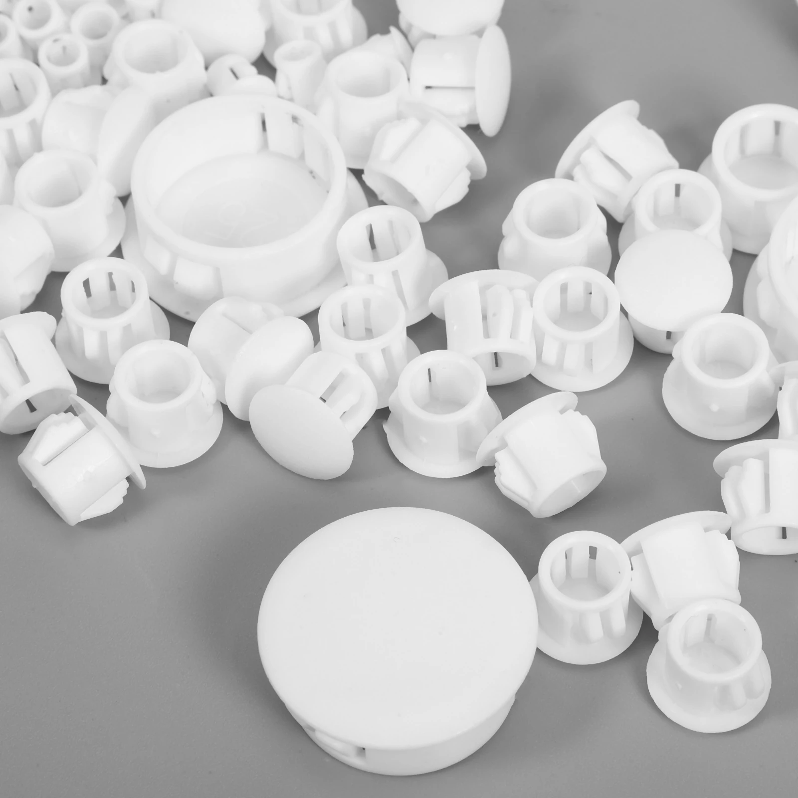 

Buckle Plug Plastic Flush Type Hole Plugs Furniture Cover Cabinet Pocket for Masonry
