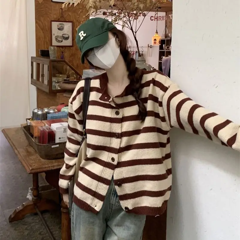 Korean Vintage Striped Knitted Sweaters Female Clothing Casual Round Neck Spring Autumn Commute Loose Single-breasted Cardigan