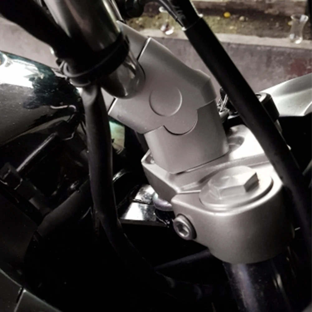 핸들 바 라이저 마운트 클램프 핸들 바 라이저 22mm 범용 오토바이 핸들 바 라이저 핸들 바 클램프 백 이동 마운트 어댑터