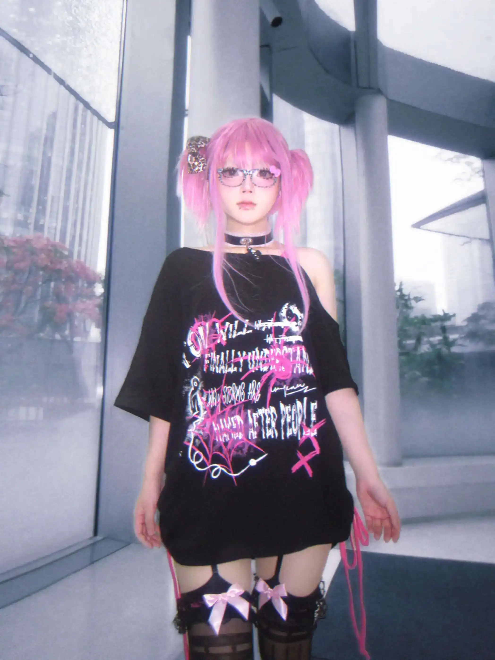 

Женская футболка с кроликом, новая субкультура, свободная футболка с наклонным воротником и открытыми плечами, рубашка с короткими рукавами на шнурке