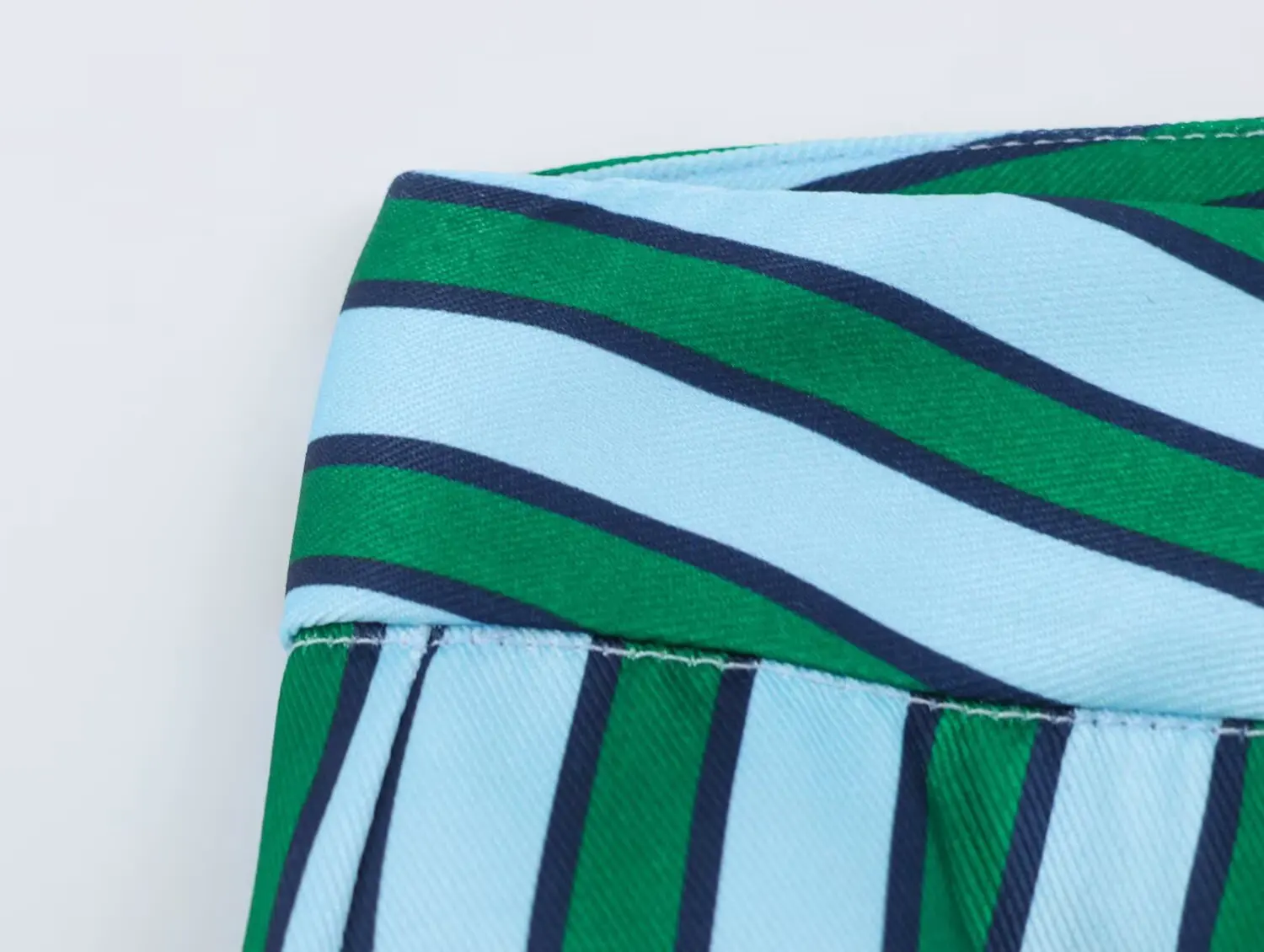 KONDALA Damen Schickes Gestreiftes Hosen-Set 2026 Sommer Trendiges High-Street-Urlaubsset Elegante Freizeit-Hemden mit Seilknöpfen, Lange Hosen – Detail 26