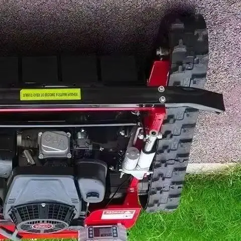 Robot tosaerba cingolato con telecomando wireless personalizzato adatto per diserbo intelligente di vari terreni