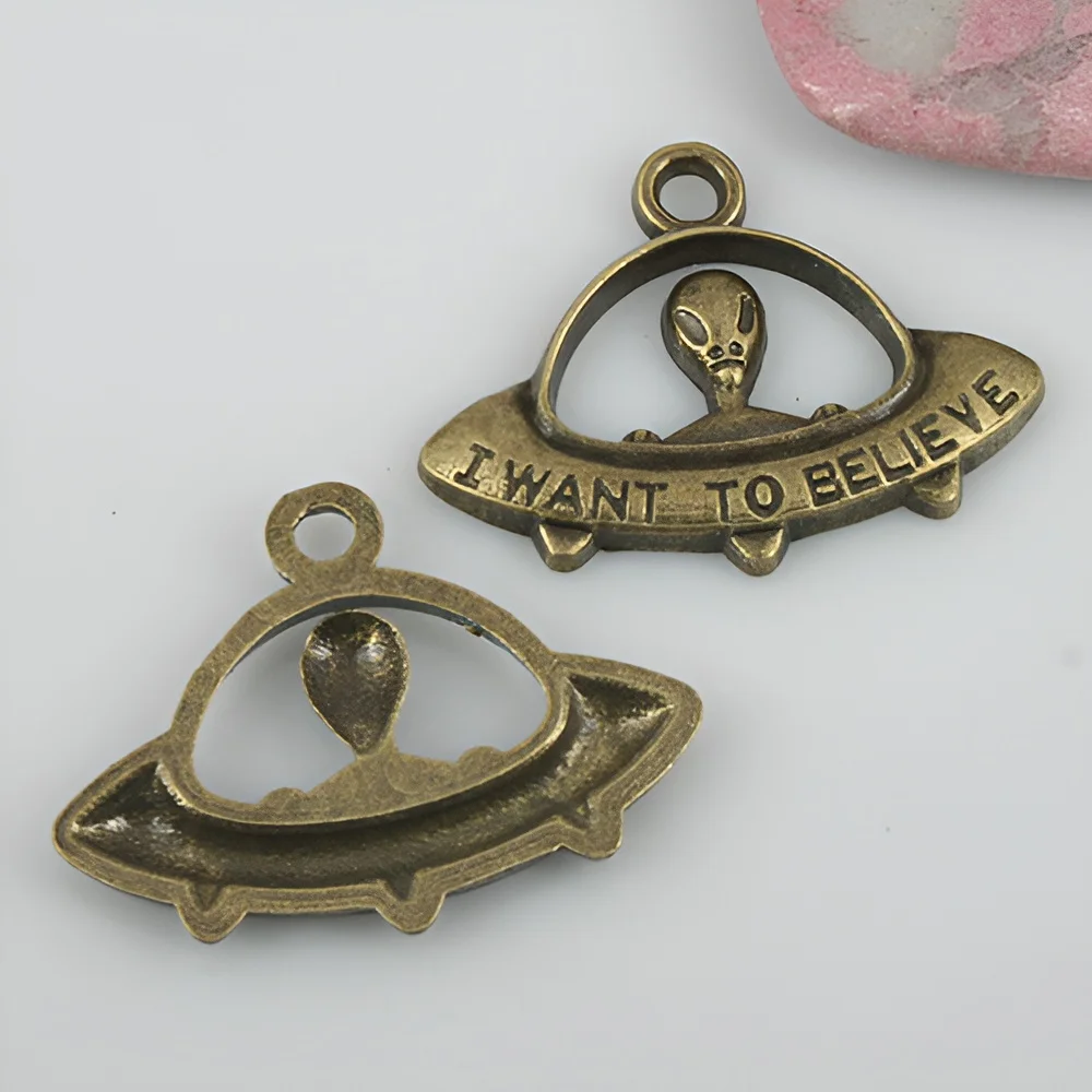 10pcs 23*31*2mm30.5x22.5mm,loop:2.6mm UFO Letter charms EF0550