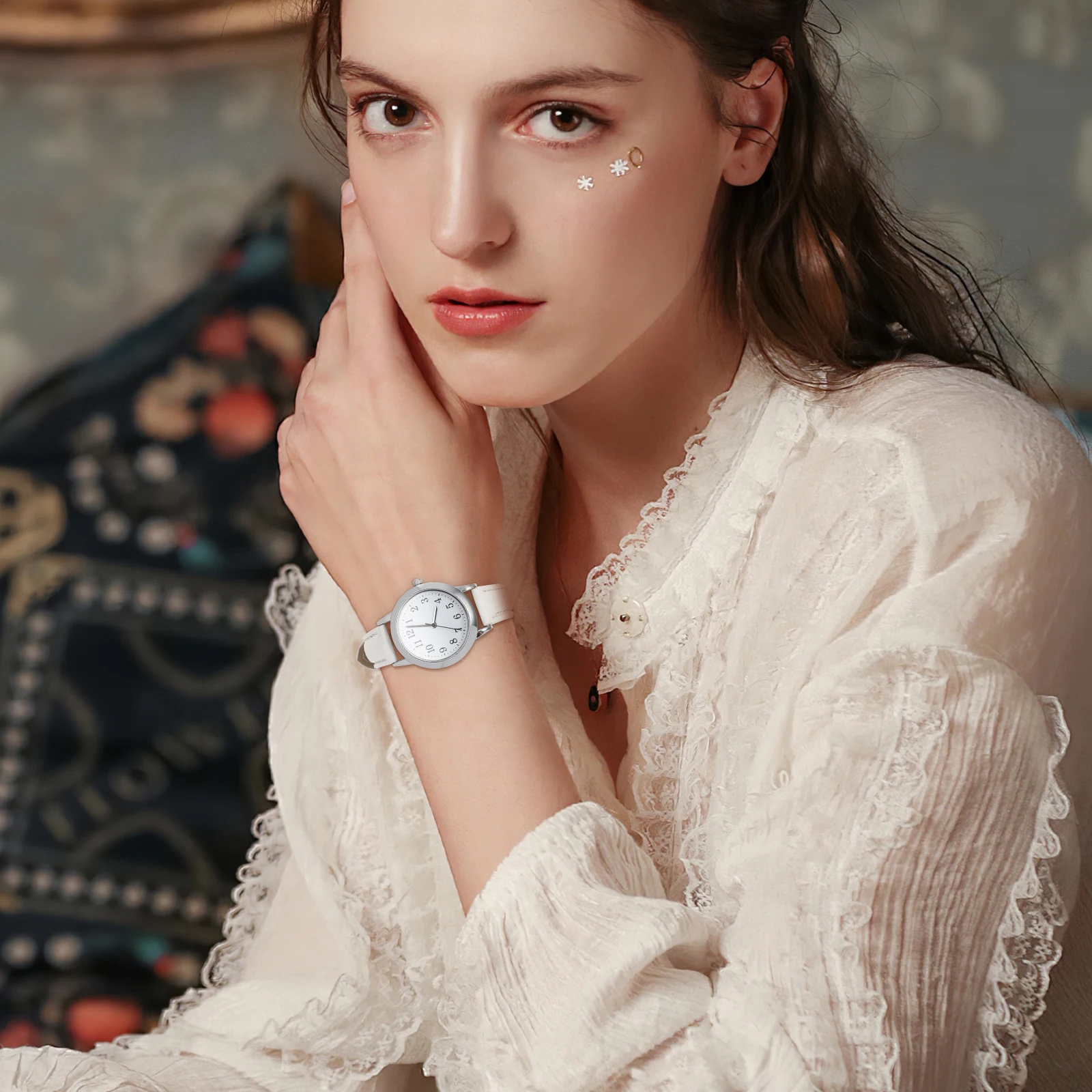 

1Pcs Chic Women Waterproof Quartz Wristwatch Elegant Design with Leather Strap