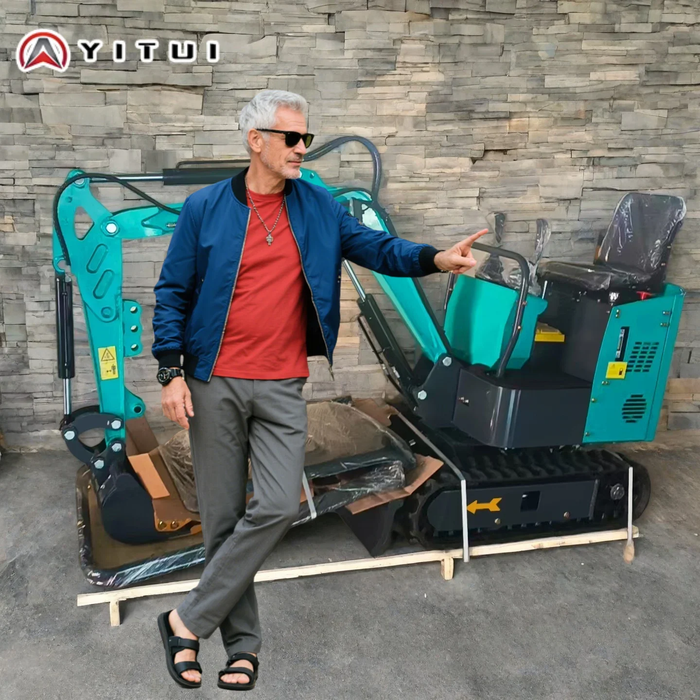 حفارة هيدروليكية صغيرة مع ملحقات متعددة حفارة حفار صغيرة محرك كوبوتا مخصص لاستخدام الحدائق الزراعية