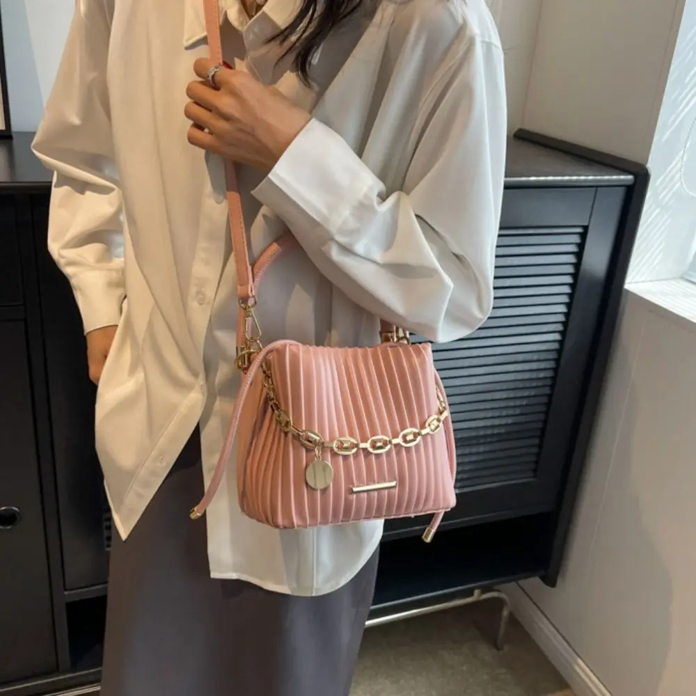 

Trendy Pleated Design Crossbody Bag Stylish Chain Shoulder Bucket Bag Elegant Messenger Bag Casual Wear