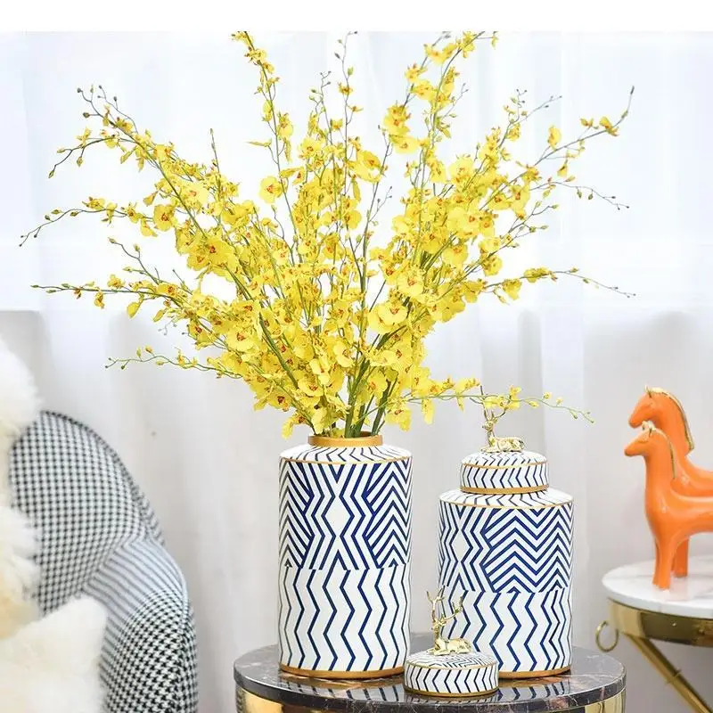 Chinese style Ceramic vase Geometric patterns Desktop jar with lid Golden Deer Flower arrangement Home Decoration