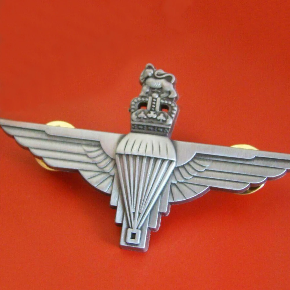 Великобритания Британский КОРОЛЕВСКИЙ ПАРАШРУПЕР МЕТАЛЛИЧЕСКИЕ КРЫЛЬЯ ШЛЯПА БЕРЕТ КОКАДА КОРОНА БРОШ ЗНАЧОК PIN-код