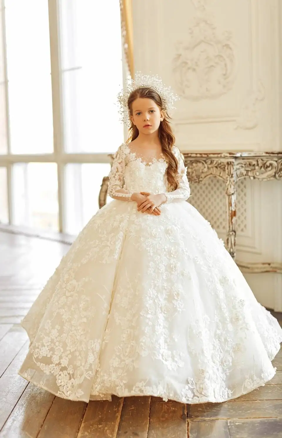 Maßgeschneiderte 2026 Baby-Mädchen Geburtstagskleider V-Ausschnitt Blumenmädchen Festkleid Langarm Applikationen Erstkommunion-Kleid – Detail 3