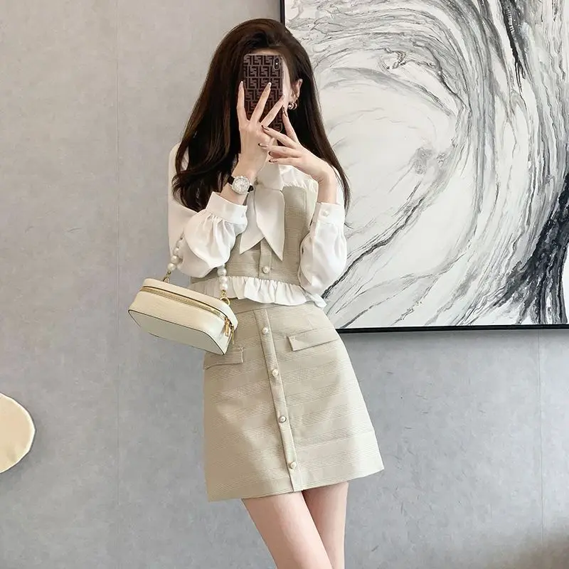 

New Women's Skirt Set for Spring 2025, Fashionable and Stylish Professional Women's Skirt Set, Outstanding and Unique