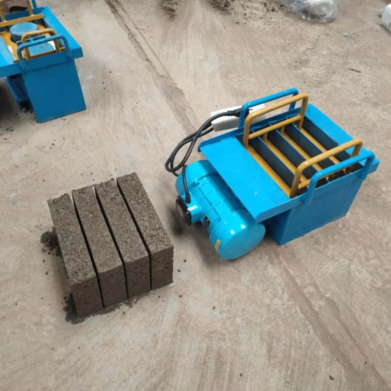 Manual Concrete Compacting Clod Machine for Building Family Houses Hand Pressing Paving Block Making Machine Home Use New Cement